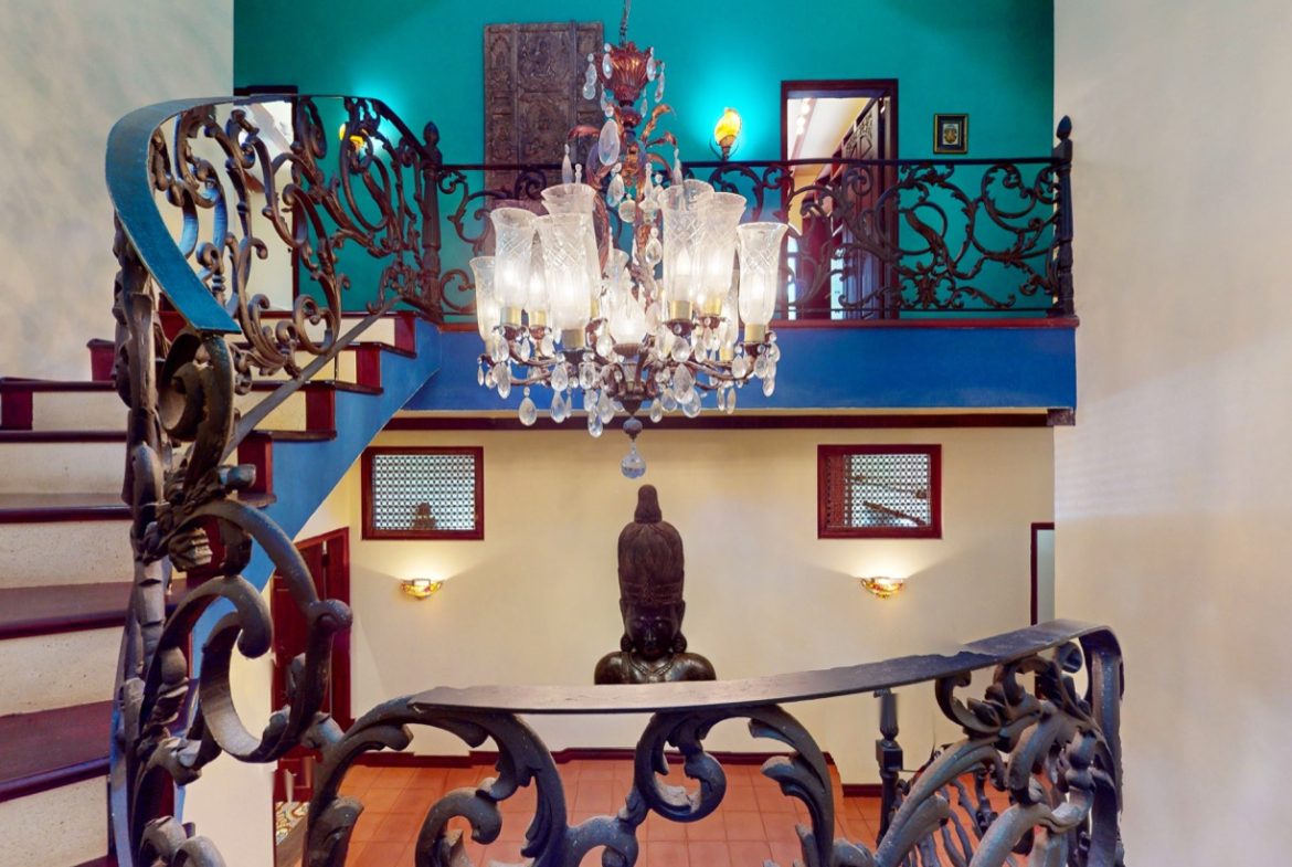 BEACHFRONT COLONIAL ESTATE IN ESCALERAS
