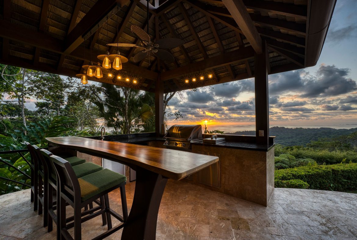Casa Bambú – LUXURY 5 BEDROOM ESTATE WITH EXCEPTIONAL OCEAN VIEWS