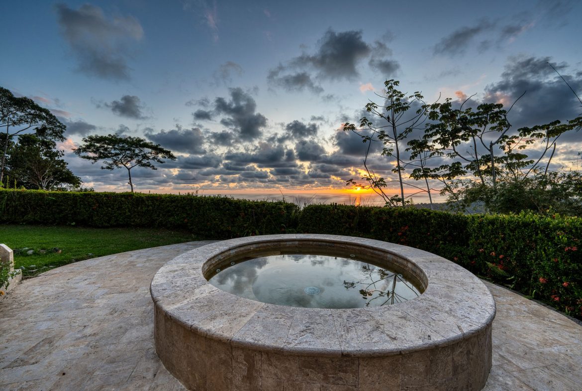 Casa Bambú – LUXURY 5 BEDROOM ESTATE WITH EXCEPTIONAL OCEAN VIEWS
