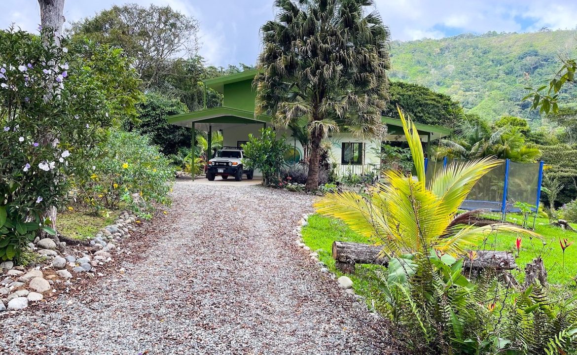A HOLISTIC SANCTUARY IN SERENITY GARDENS – 1.03 ACRES