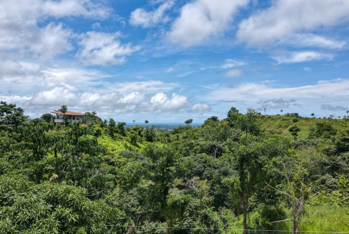 3-BEDROOM OCEAN VIEW HOME IN GATED COMMUNITY – 0.24 ACRES