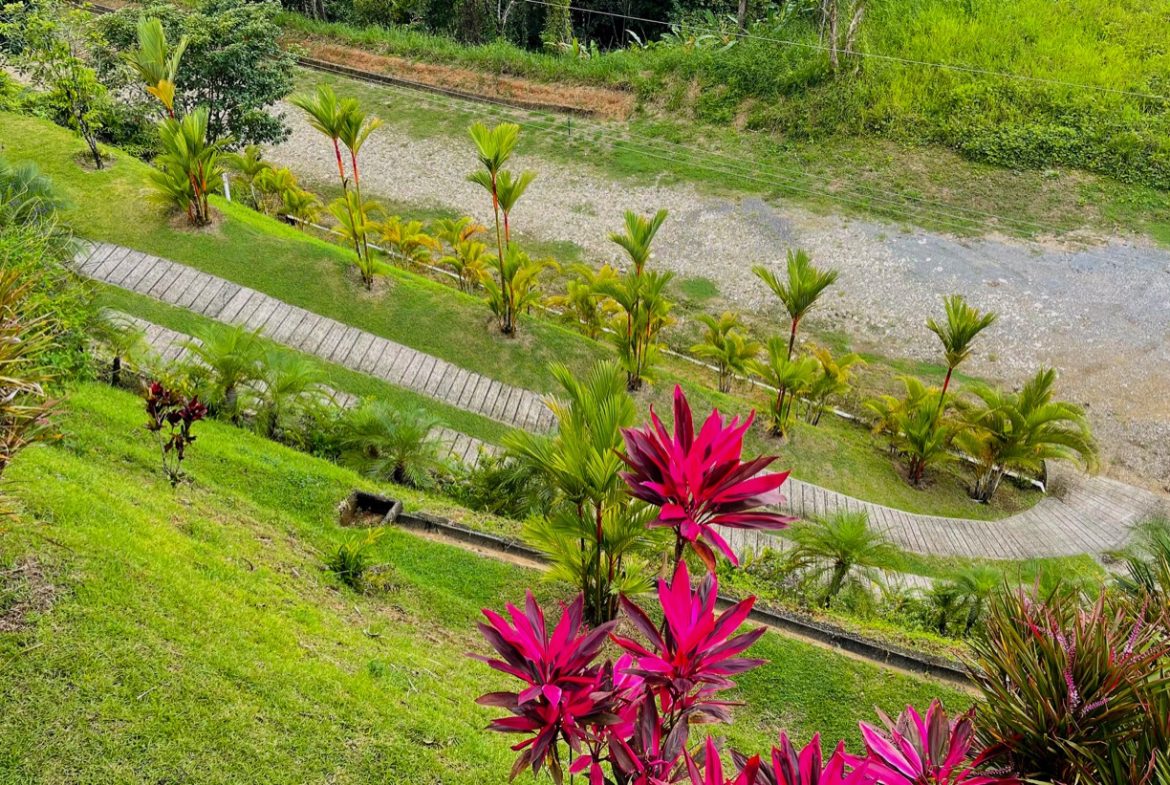 3-BEDROOM OCEAN VIEW HOME IN GATED COMMUNITY – 0.24 ACRES