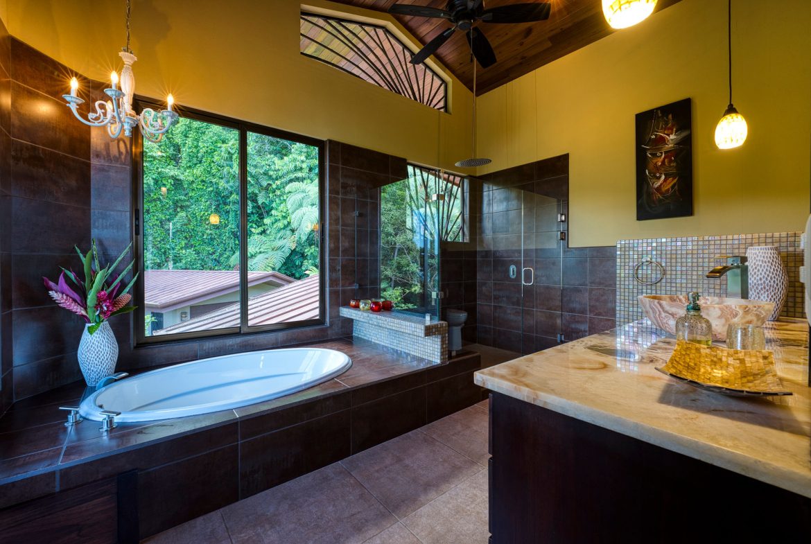 Casa Bambú – LUXURY 5 BEDROOM ESTATE WITH EXCEPTIONAL OCEAN VIEWS