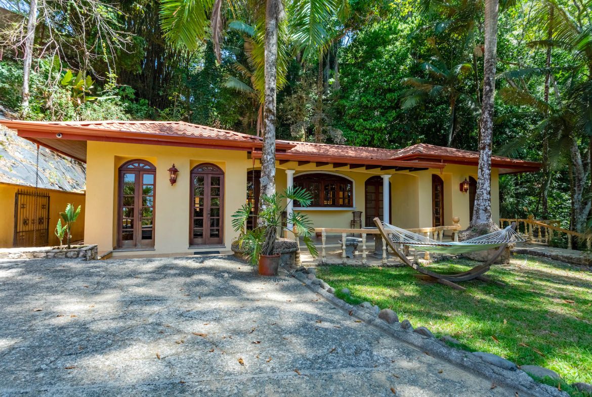 NIDO ESCONDIDO – EPIC OCEAN VIEW LUXURY ESTATE HOME, TWO GUEST VILLAS, AND POOL