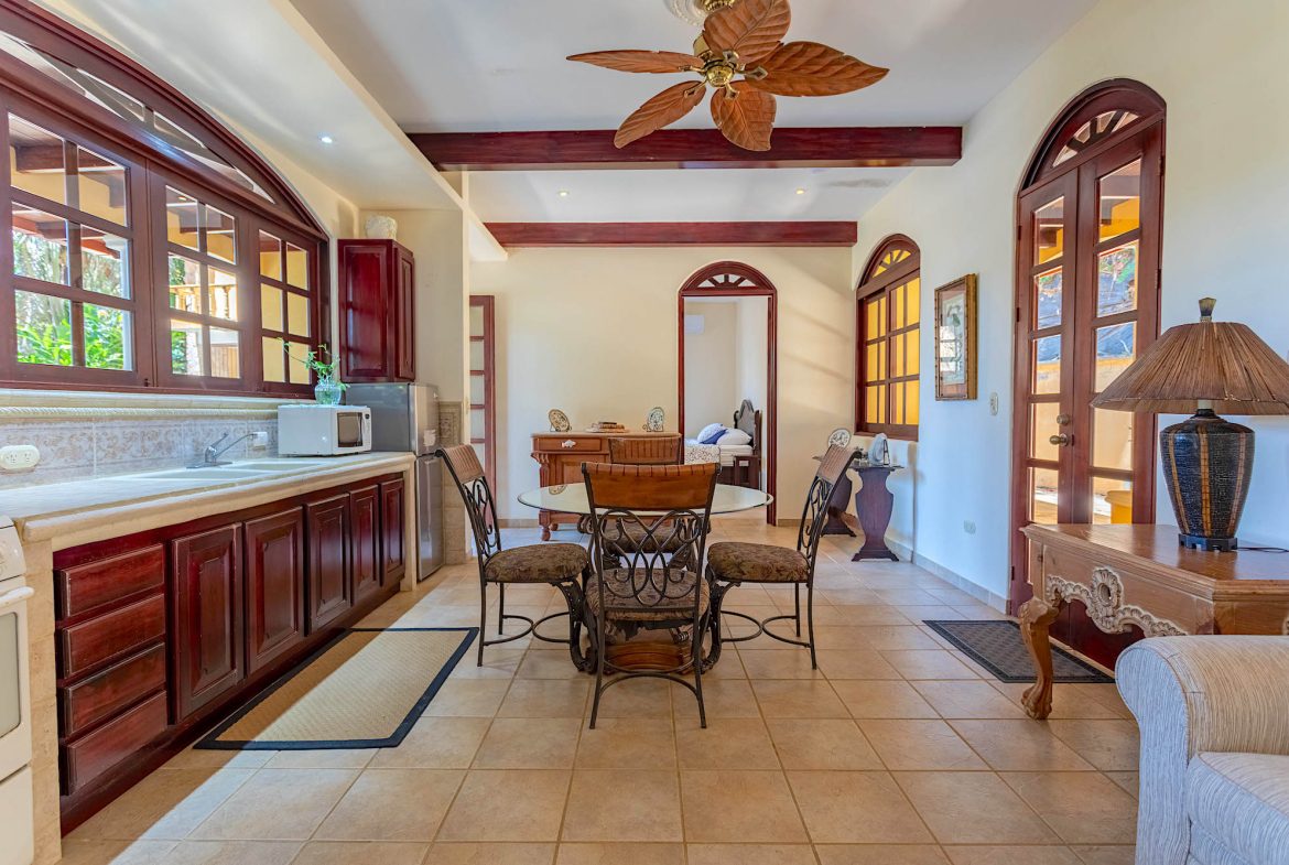 NIDO ESCONDIDO – EPIC OCEAN VIEW LUXURY ESTATE HOME, TWO GUEST VILLAS, AND POOL