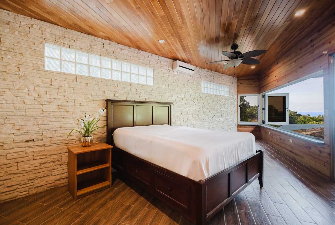 8 BEDROOM MULTI-FAMILY ESTATE IN QUEPOS