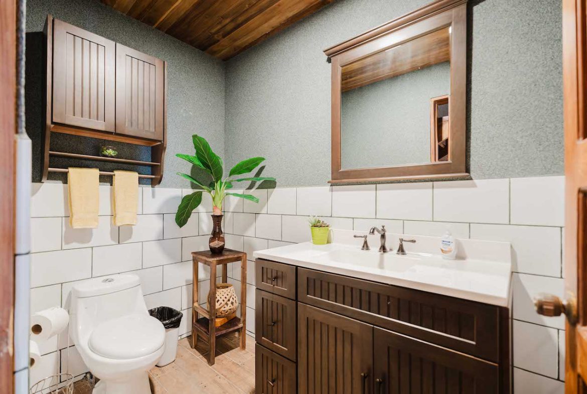 8 BEDROOM MULTI-FAMILY ESTATE IN QUEPOS