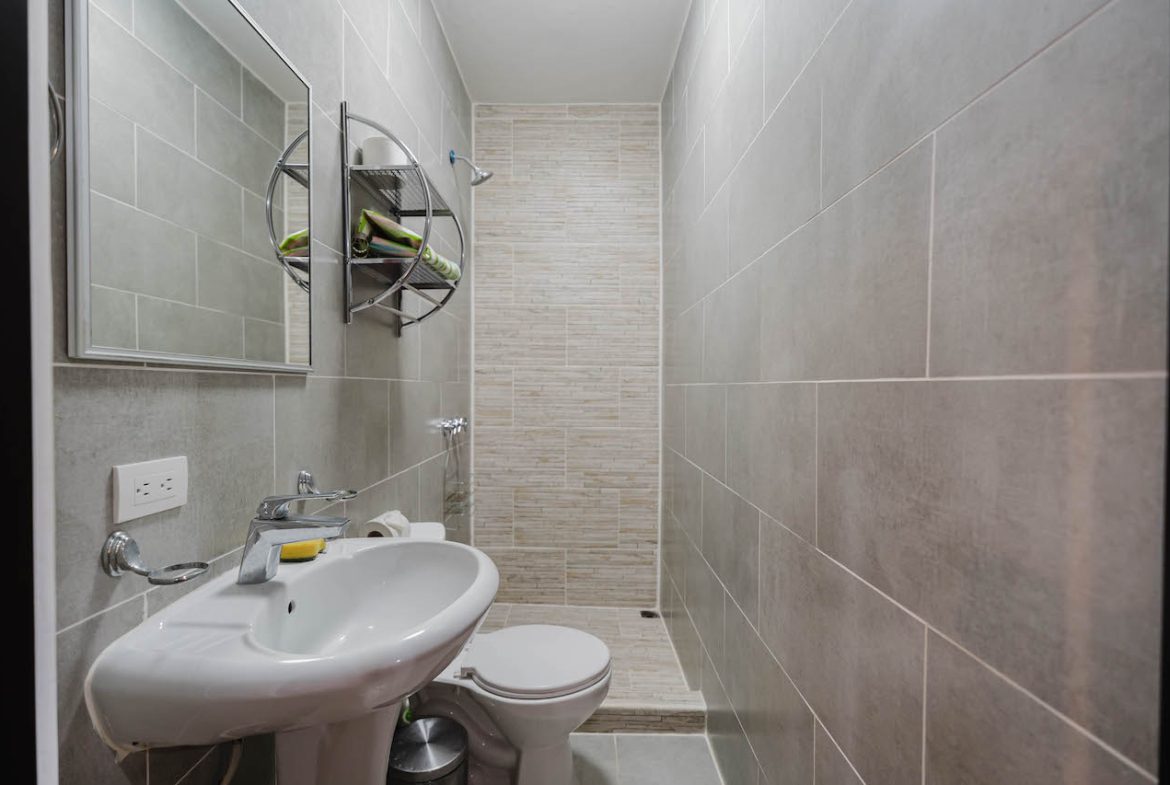 8 BEDROOM MULTI-FAMILY ESTATE IN QUEPOS