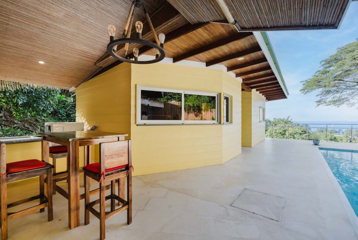 8 BEDROOM MULTI-FAMILY ESTATE IN QUEPOS