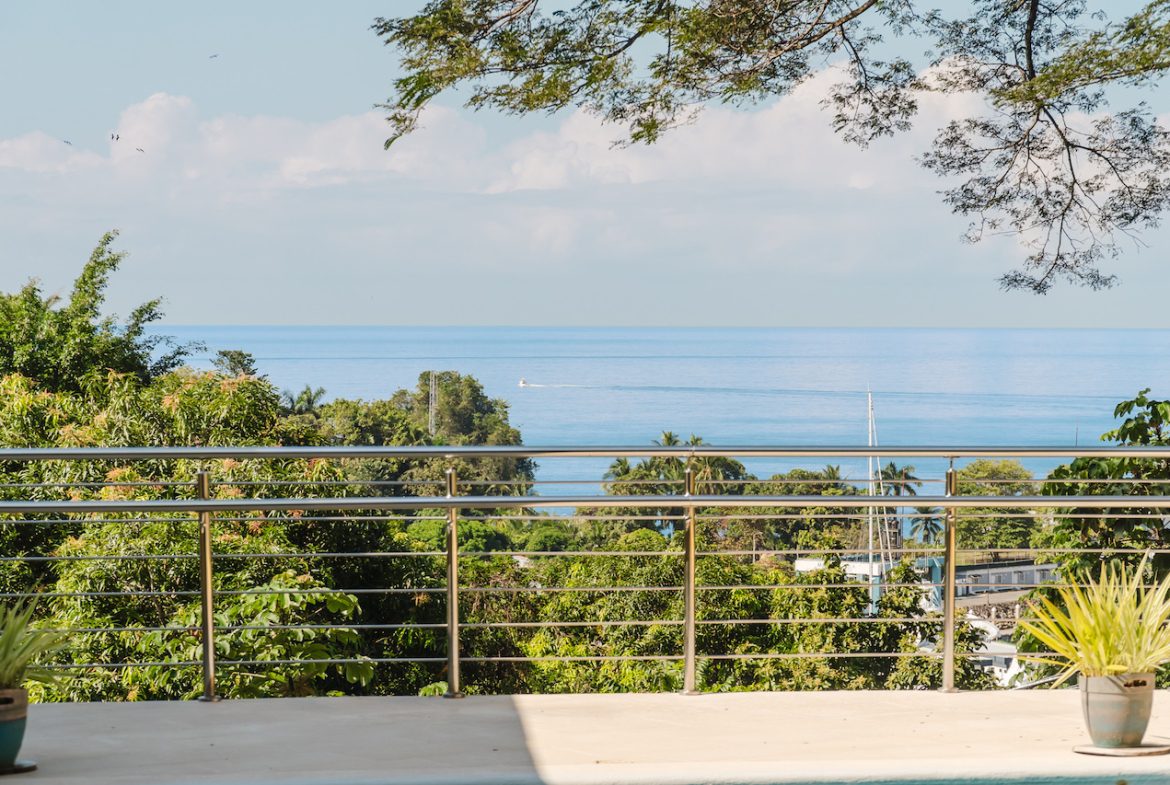 8 BEDROOM MULTI-FAMILY ESTATE IN QUEPOS