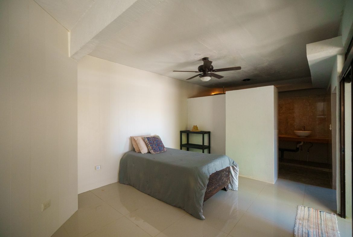 LUXURIOUS RETREAT WITH LARGE WATERFALL ON THE PROPERTY AND EXPANSIVE OCEAN VIEW – 12 ACRES
