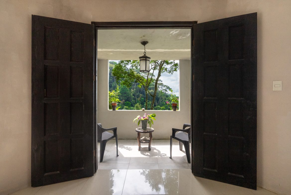 LUXURIOUS RETREAT WITH LARGE WATERFALL ON THE PROPERTY AND EXPANSIVE OCEAN VIEW – 12 ACRES