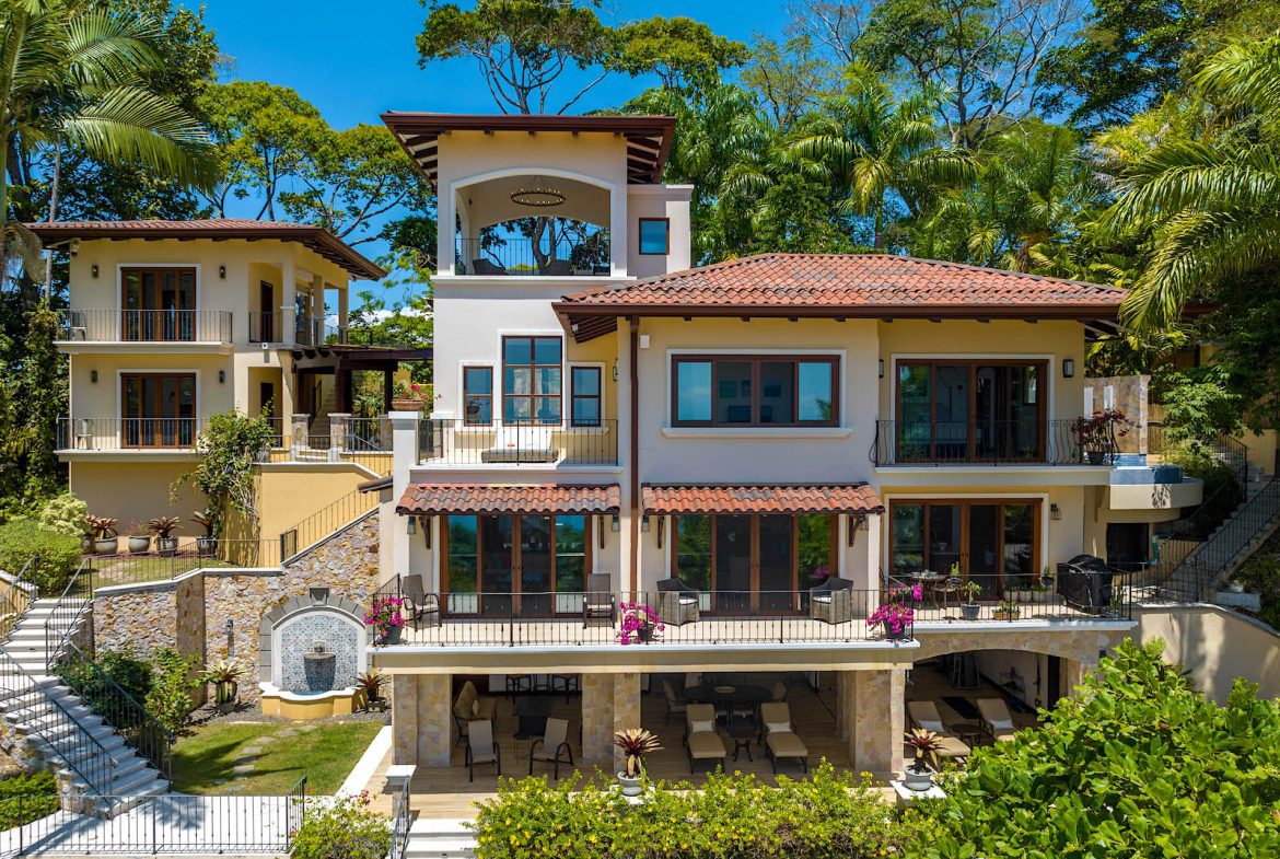 NIDO ESCONDIDO – EPIC OCEAN VIEW LUXURY ESTATE HOME, TWO GUEST VILLAS, AND POOL