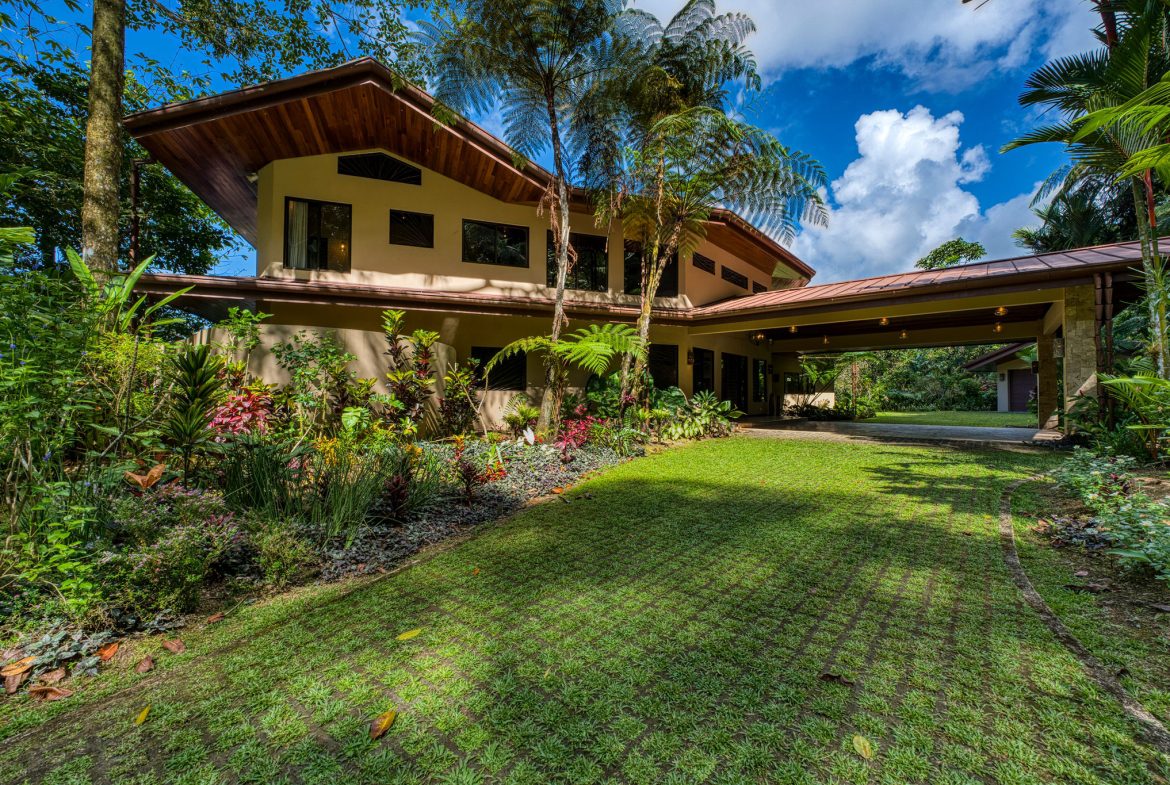 Casa Bambú – LUXURY 5 BEDROOM ESTATE WITH EXCEPTIONAL OCEAN VIEWS
