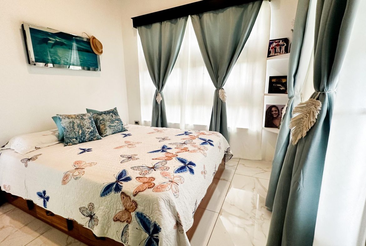 MOUNTAIN RETREAT WITH 360° VIEWS, FRUIT TREES & MODERN 2-BEDROOM HOME  IN SANTA CRUZ DE PEREZ ZELEDON – 1.25 ACRES