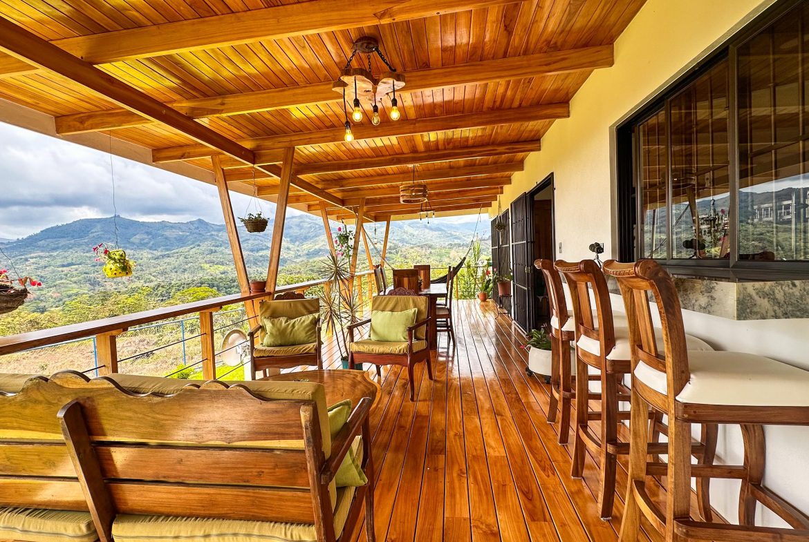 MOUNTAIN RETREAT WITH 360° VIEWS, FRUIT TREES & MODERN 2-BEDROOM HOME  IN SANTA CRUZ DE PEREZ ZELEDON – 1.25 ACRES