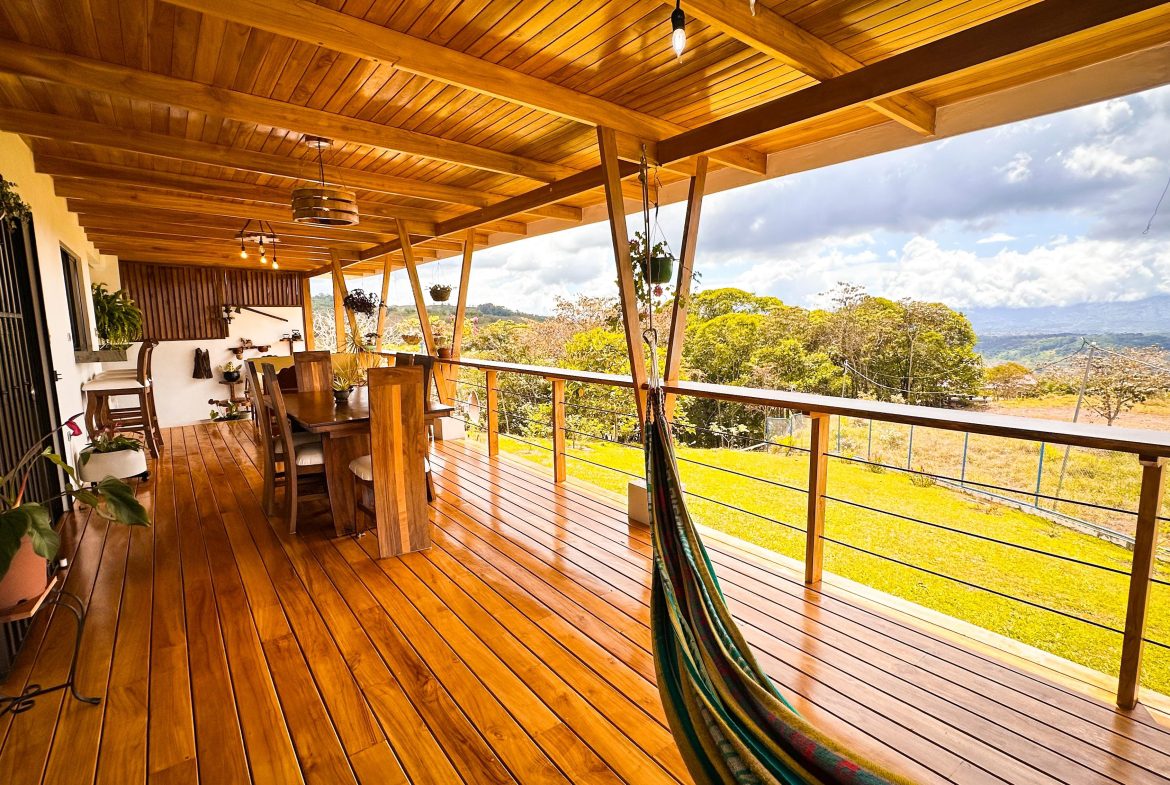 MOUNTAIN RETREAT WITH 360° VIEWS, FRUIT TREES & MODERN 2-BEDROOM HOME  IN SANTA CRUZ DE PEREZ ZELEDON – 1.25 ACRES