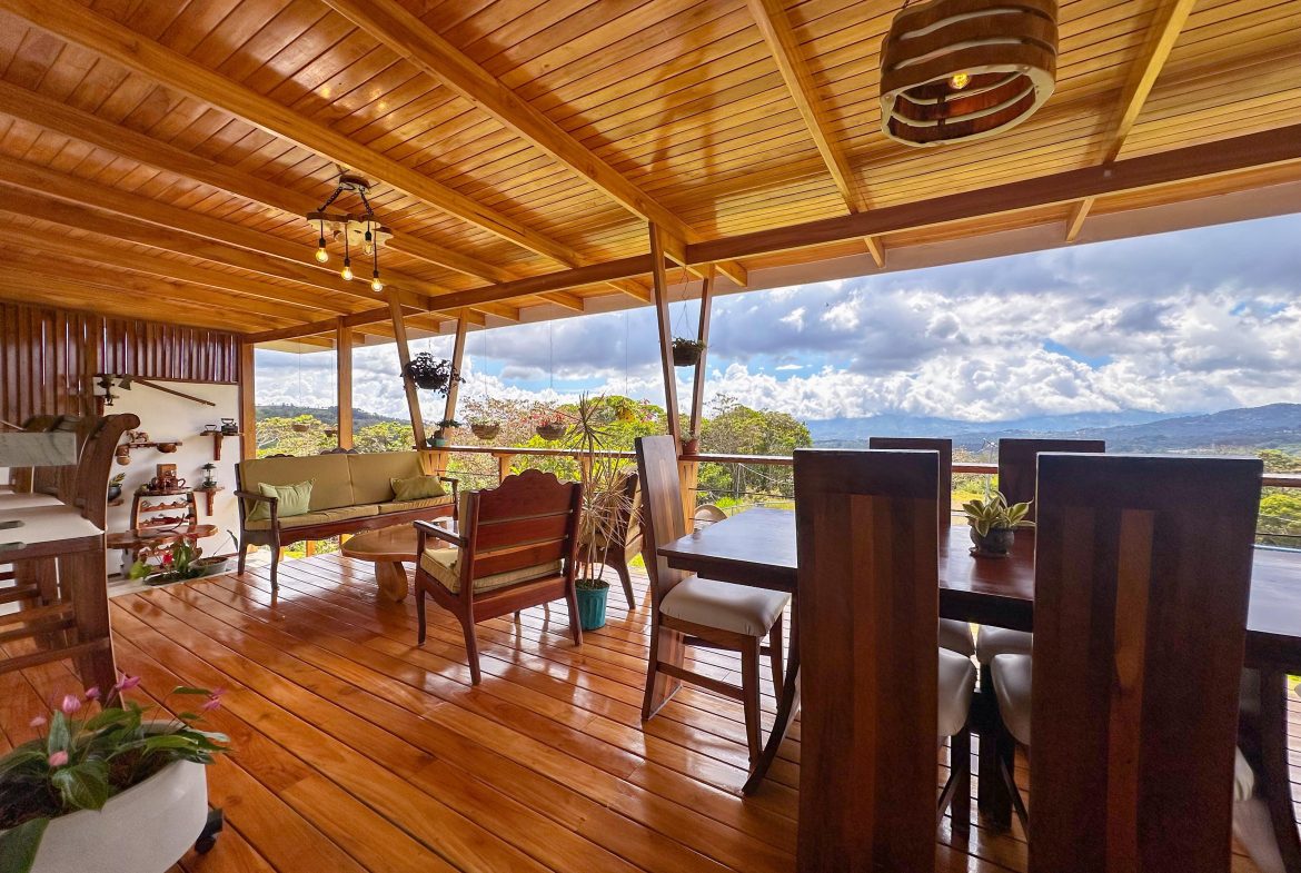 MOUNTAIN RETREAT WITH 360° VIEWS, FRUIT TREES & MODERN 2-BEDROOM HOME  IN SANTA CRUZ DE PEREZ ZELEDON – 1.25 ACRES