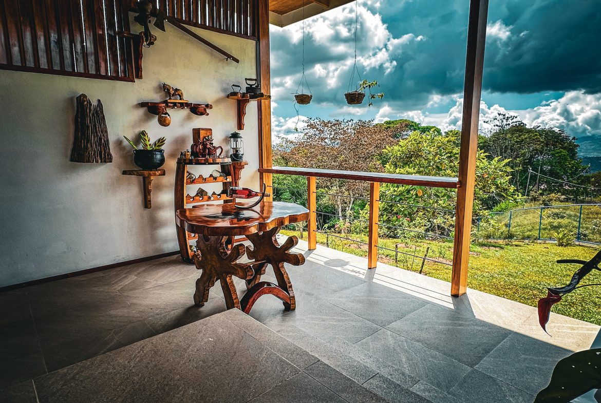 MOUNTAIN RETREAT WITH 360° VIEWS, FRUIT TREES & MODERN 2-BEDROOM HOME  IN SANTA CRUZ DE PEREZ ZELEDON – 1.25 ACRES