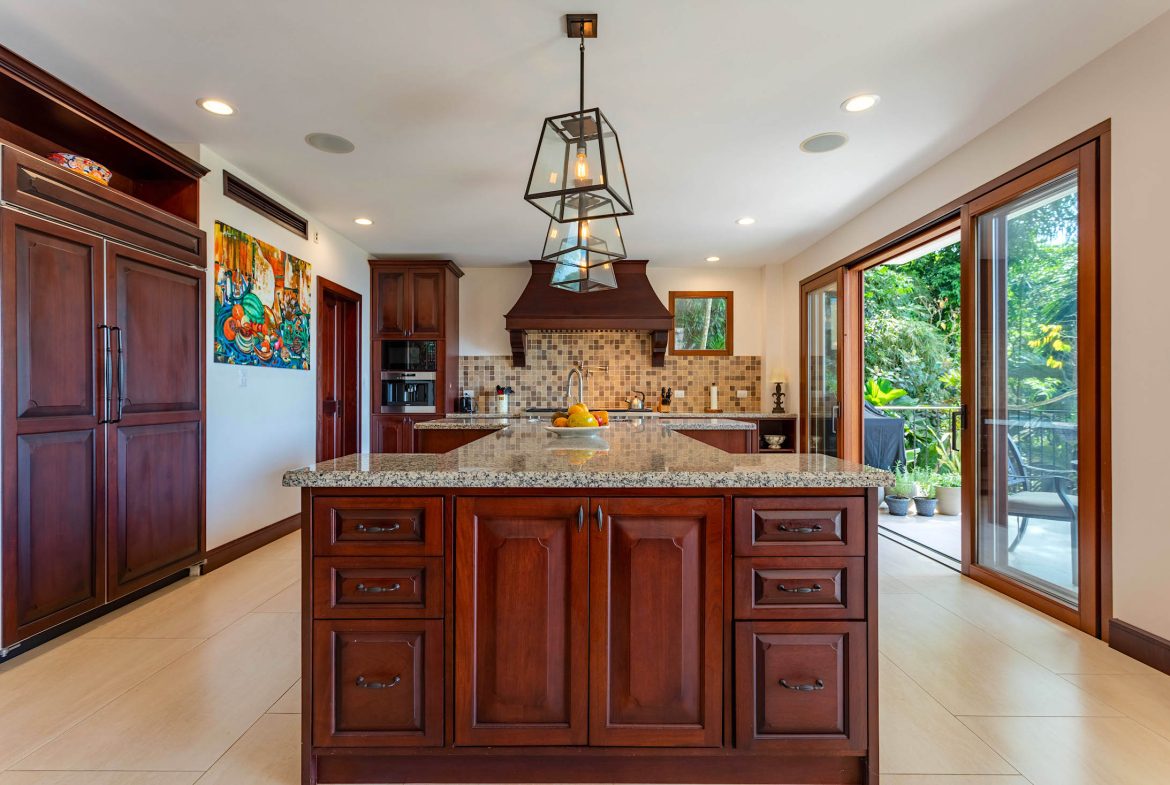 NIDO ESCONDIDO – EPIC OCEAN VIEW LUXURY ESTATE HOME, TWO GUEST VILLAS, AND POOL