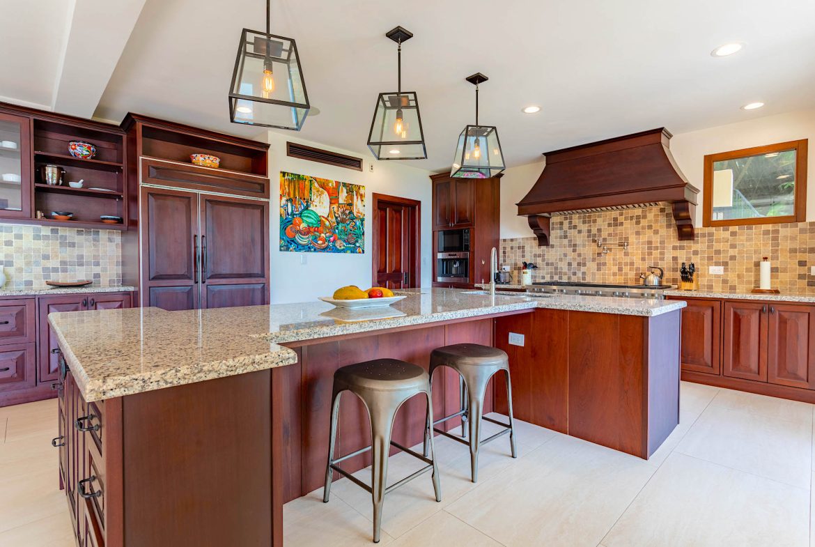 NIDO ESCONDIDO – EPIC OCEAN VIEW LUXURY ESTATE HOME, TWO GUEST VILLAS, AND POOL
