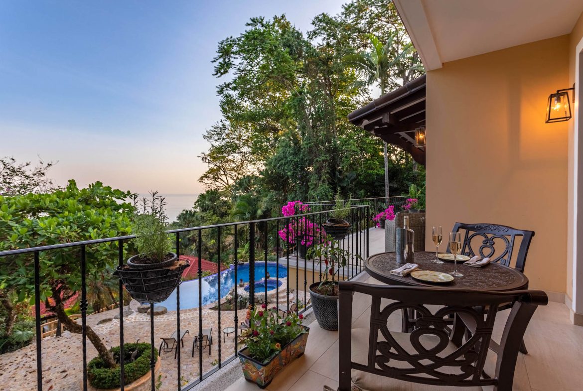 NIDO ESCONDIDO – EPIC OCEAN VIEW LUXURY ESTATE HOME, TWO GUEST VILLAS, AND POOL