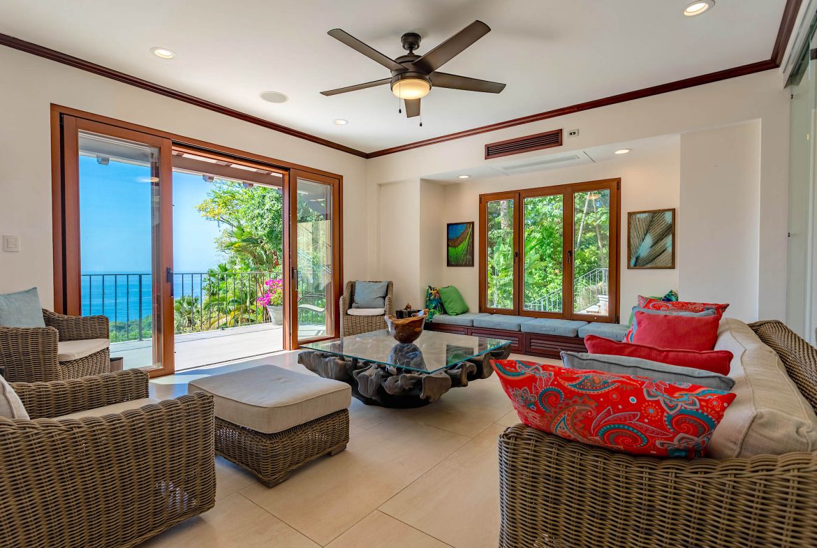 NIDO ESCONDIDO – EPIC OCEAN VIEW LUXURY ESTATE HOME, TWO GUEST VILLAS, AND POOL