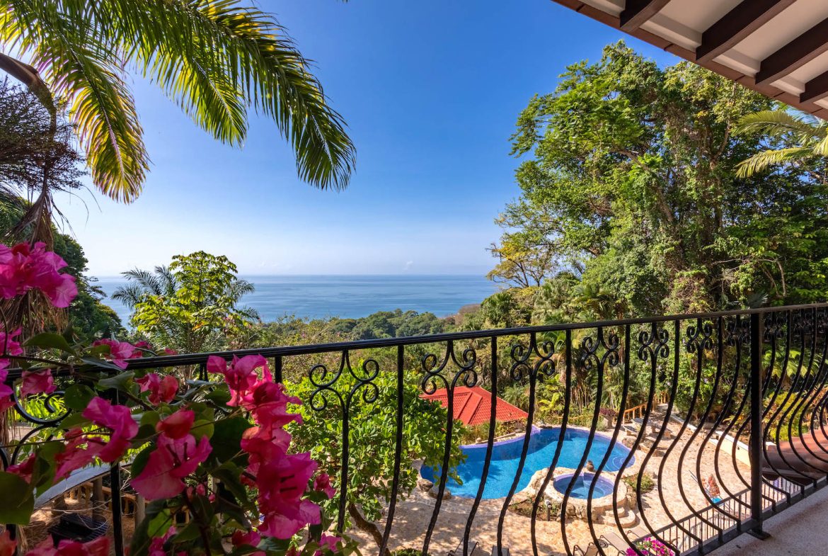 NIDO ESCONDIDO – EPIC OCEAN VIEW LUXURY ESTATE HOME, TWO GUEST VILLAS, AND POOL