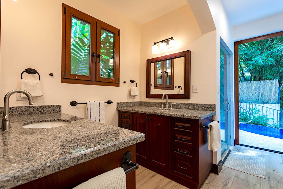 NIDO ESCONDIDO – EPIC OCEAN VIEW LUXURY ESTATE HOME, TWO GUEST VILLAS, AND POOL