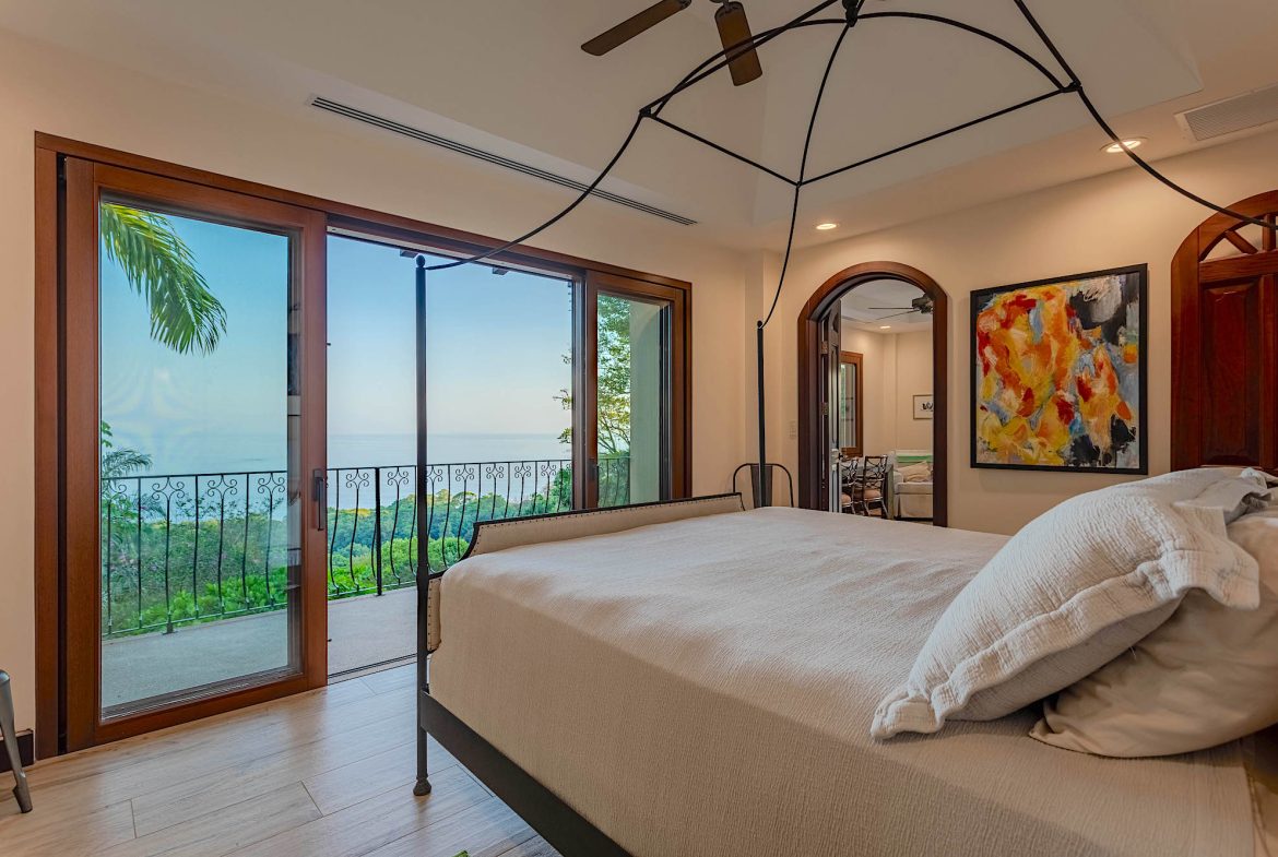 NIDO ESCONDIDO – EPIC OCEAN VIEW LUXURY ESTATE HOME, TWO GUEST VILLAS, AND POOL