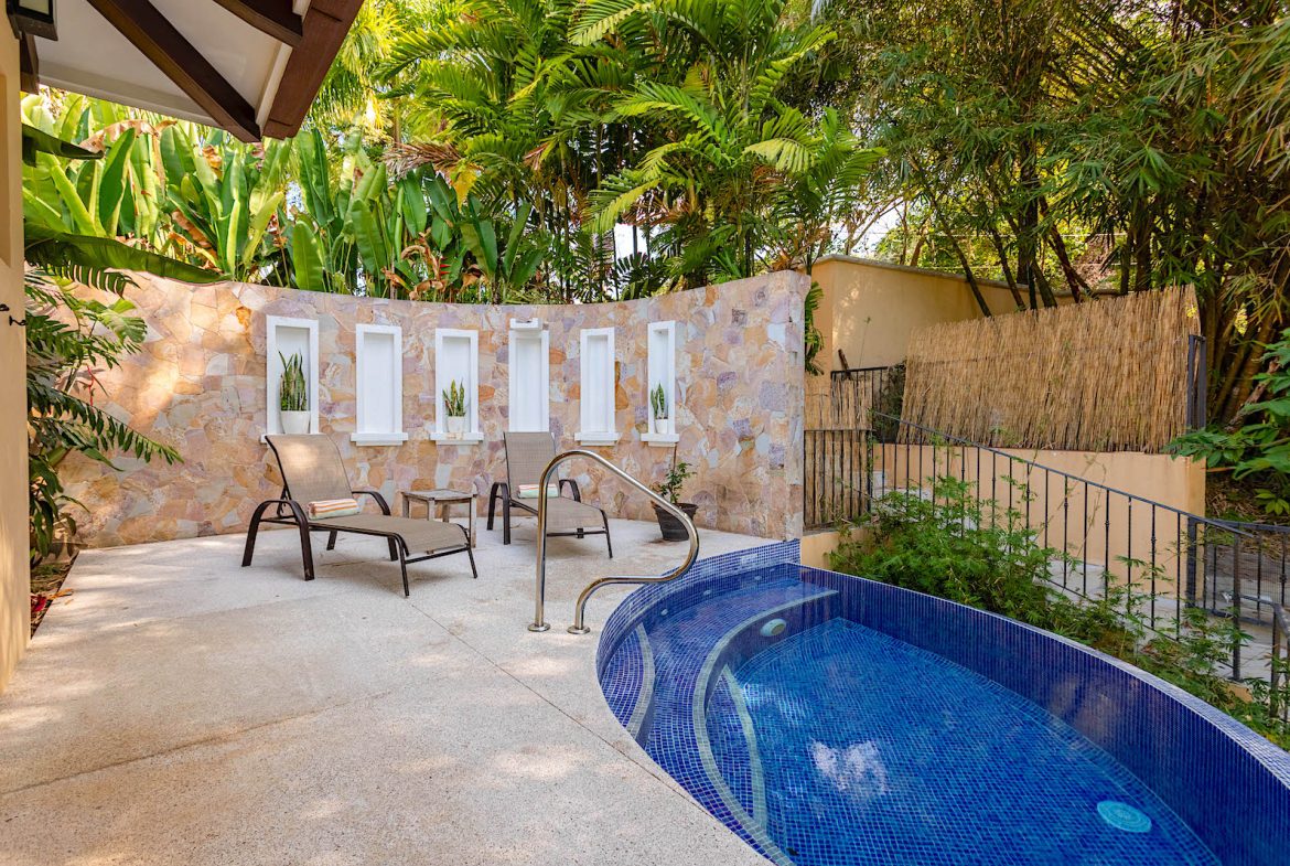 NIDO ESCONDIDO – EPIC OCEAN VIEW LUXURY ESTATE HOME, TWO GUEST VILLAS, AND POOL