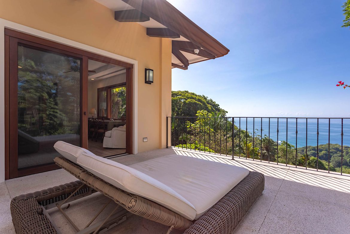 NIDO ESCONDIDO – EPIC OCEAN VIEW LUXURY ESTATE HOME, TWO GUEST VILLAS, AND POOL