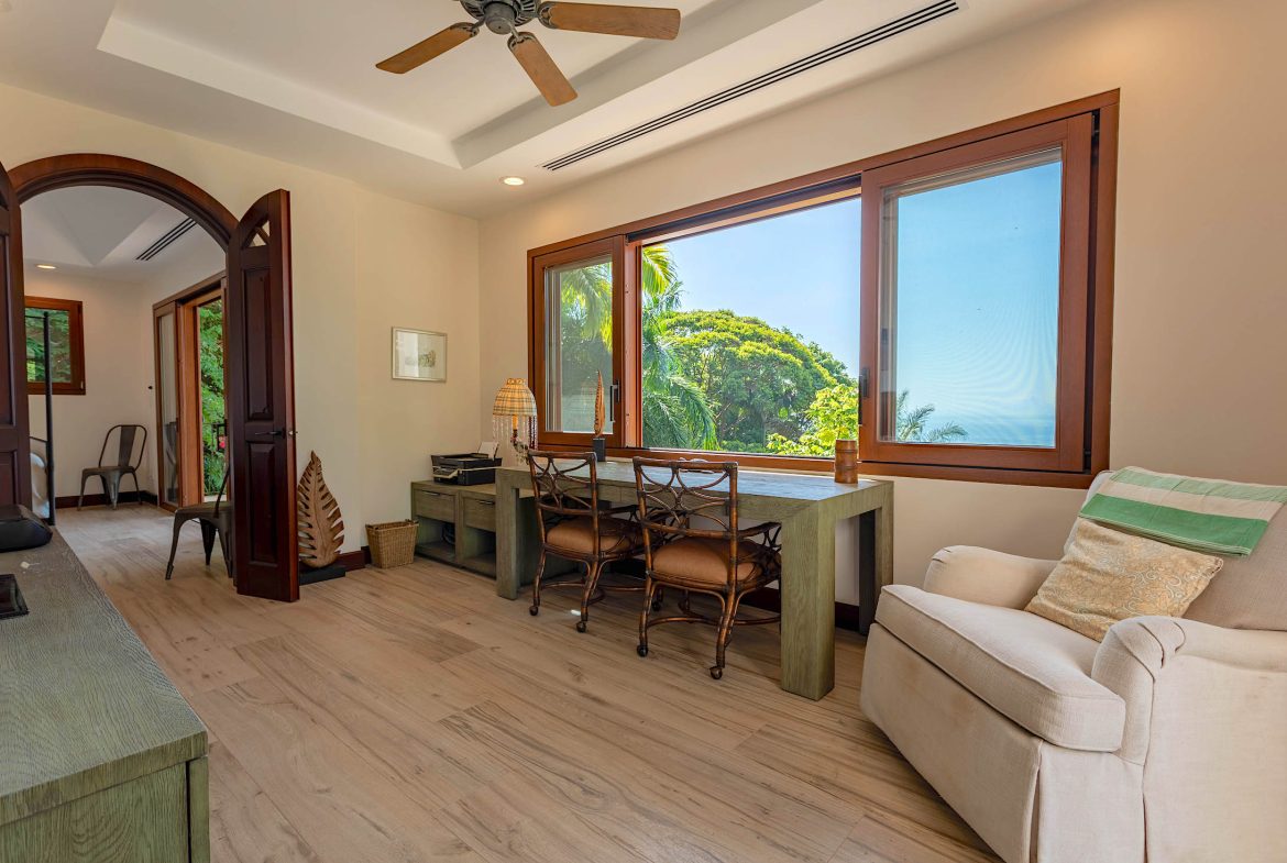 NIDO ESCONDIDO – EPIC OCEAN VIEW LUXURY ESTATE HOME, TWO GUEST VILLAS, AND POOL