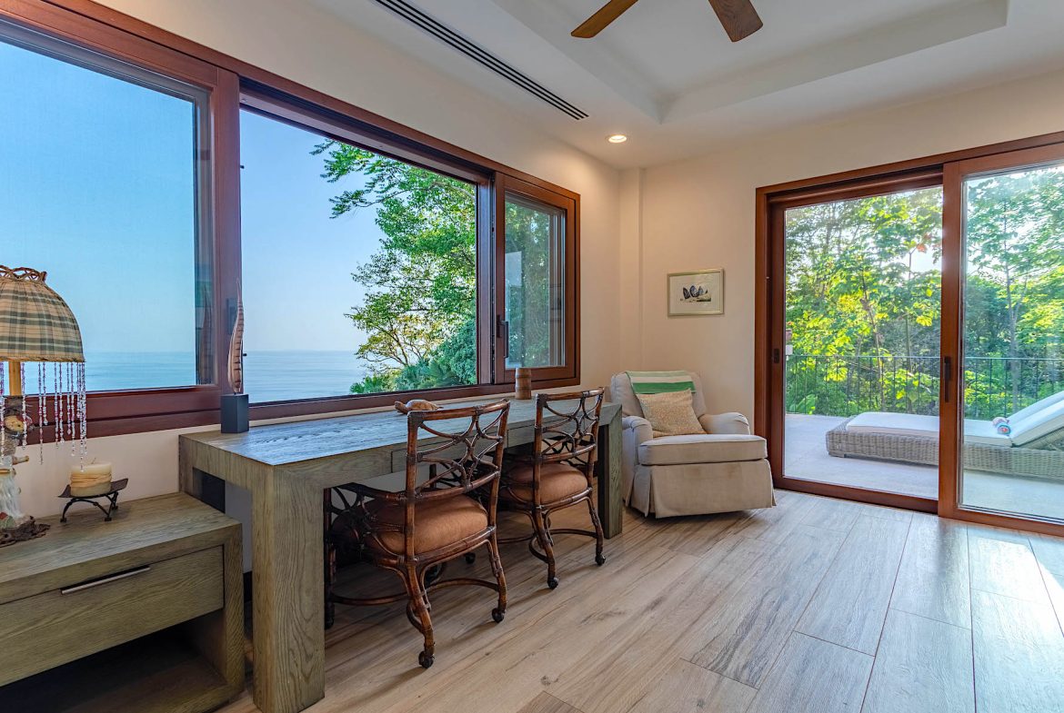 NIDO ESCONDIDO – EPIC OCEAN VIEW LUXURY ESTATE HOME, TWO GUEST VILLAS, AND POOL