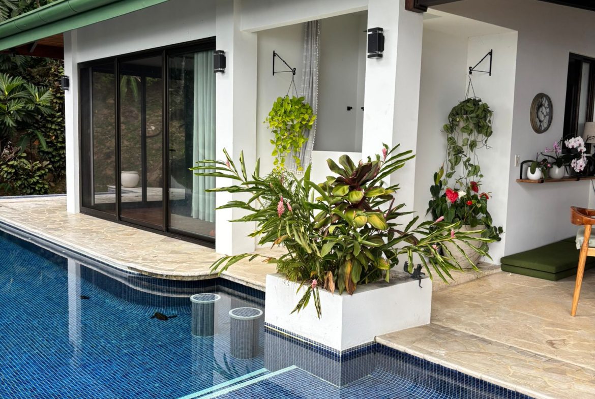 OCEAN VIEW HOME FOR RENT IN ESCALERAS