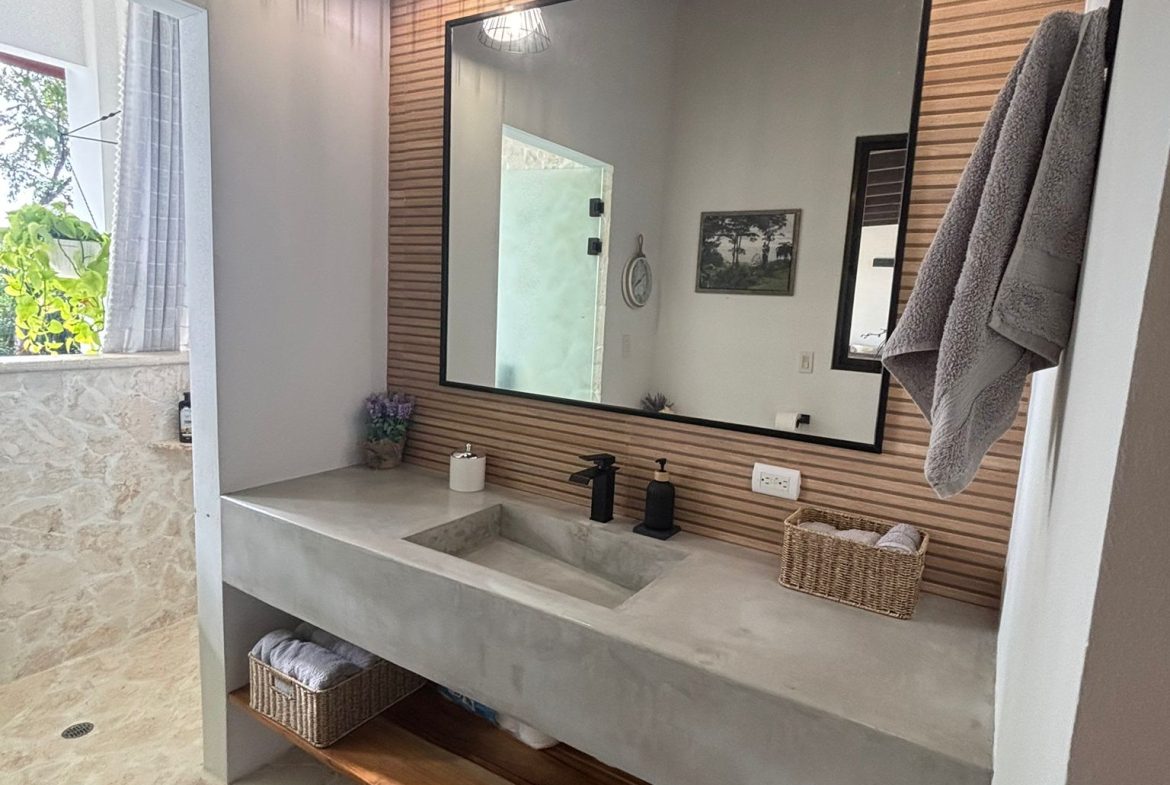 OCEAN VIEW HOME FOR RENT IN ESCALERAS