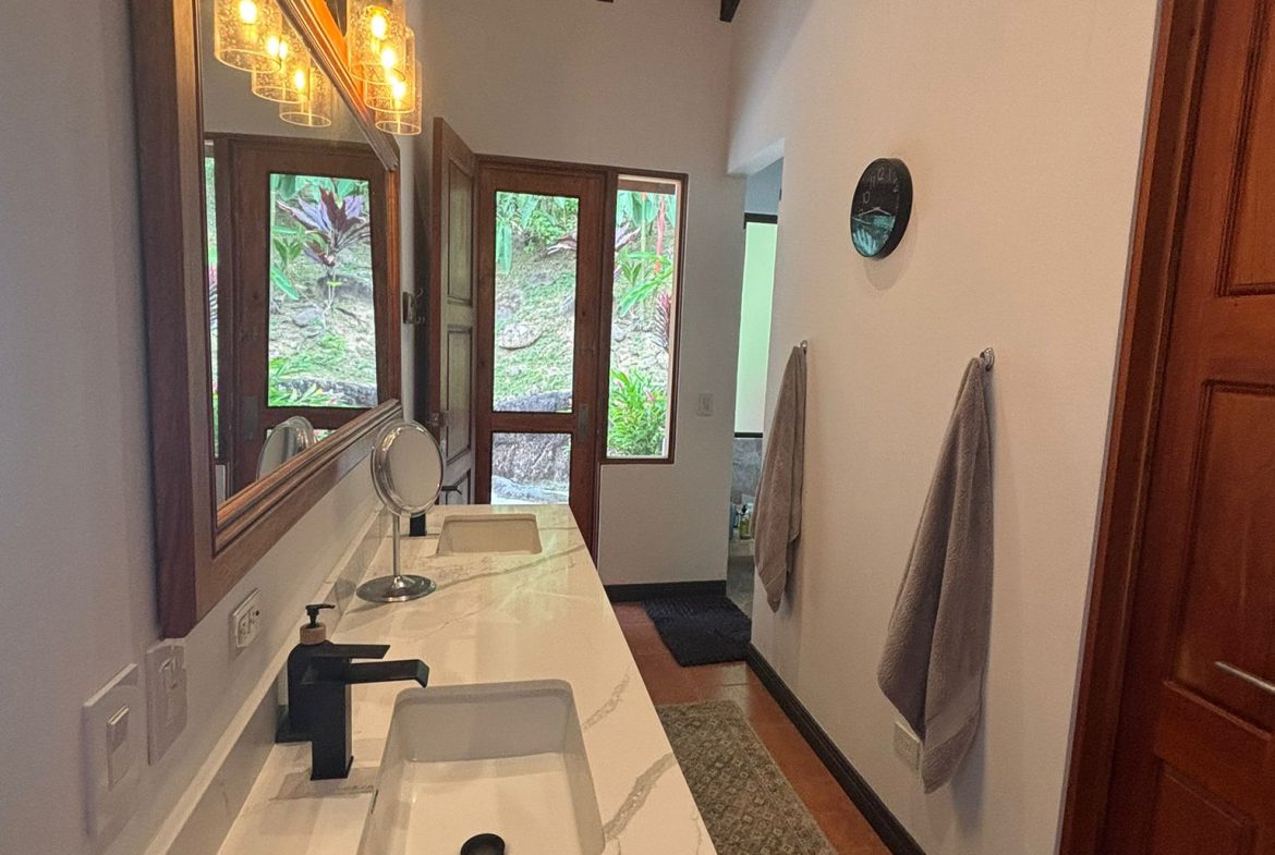 OCEAN VIEW HOME FOR RENT IN ESCALERAS