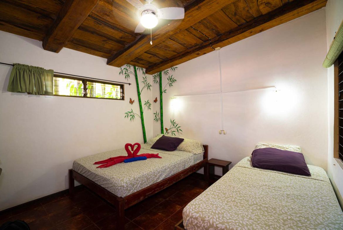14 ROOM HOTEL WALKING DISTANCE TO THE BEACH IN DOMINICAL
