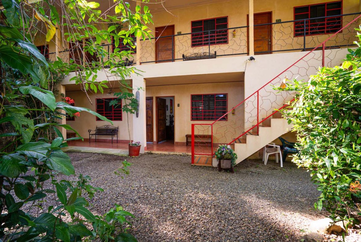 14 ROOM HOTEL WALKING DISTANCE TO THE BEACH IN DOMINICAL