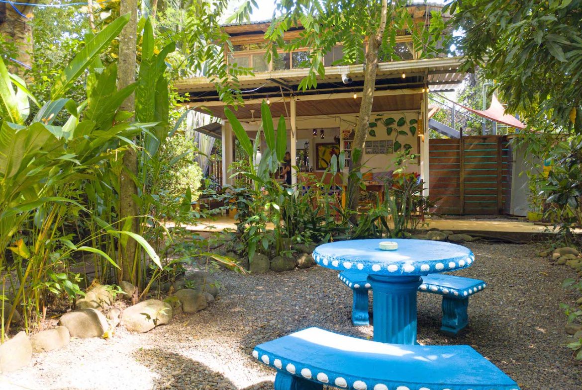 14 ROOM HOTEL WALKING DISTANCE TO THE BEACH IN DOMINICAL