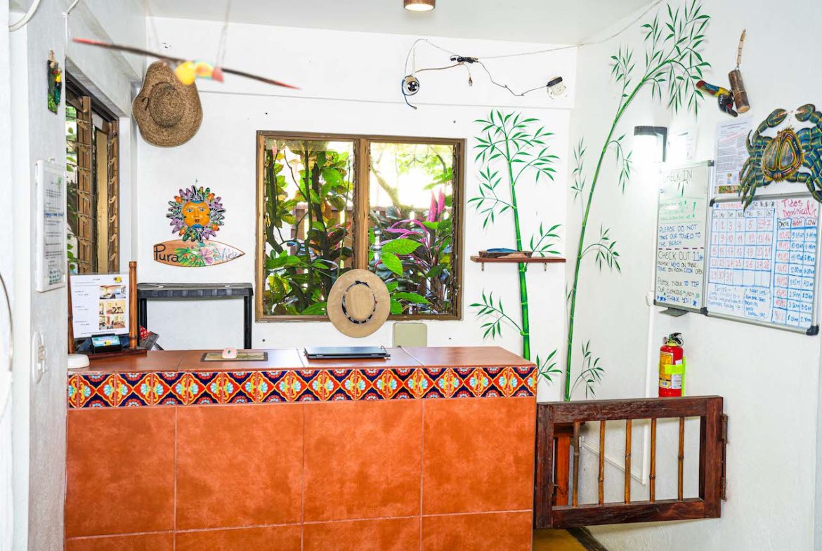 14 ROOM HOTEL WALKING DISTANCE TO THE BEACH IN DOMINICAL