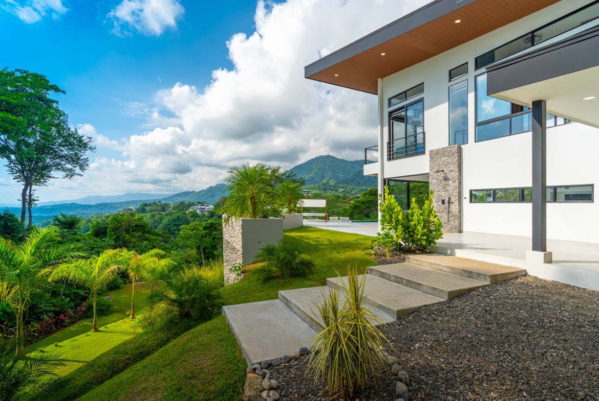 LUXURY 4 BEDROOM HOME WITH OCEAN AND MOUNTAIN VIEWS