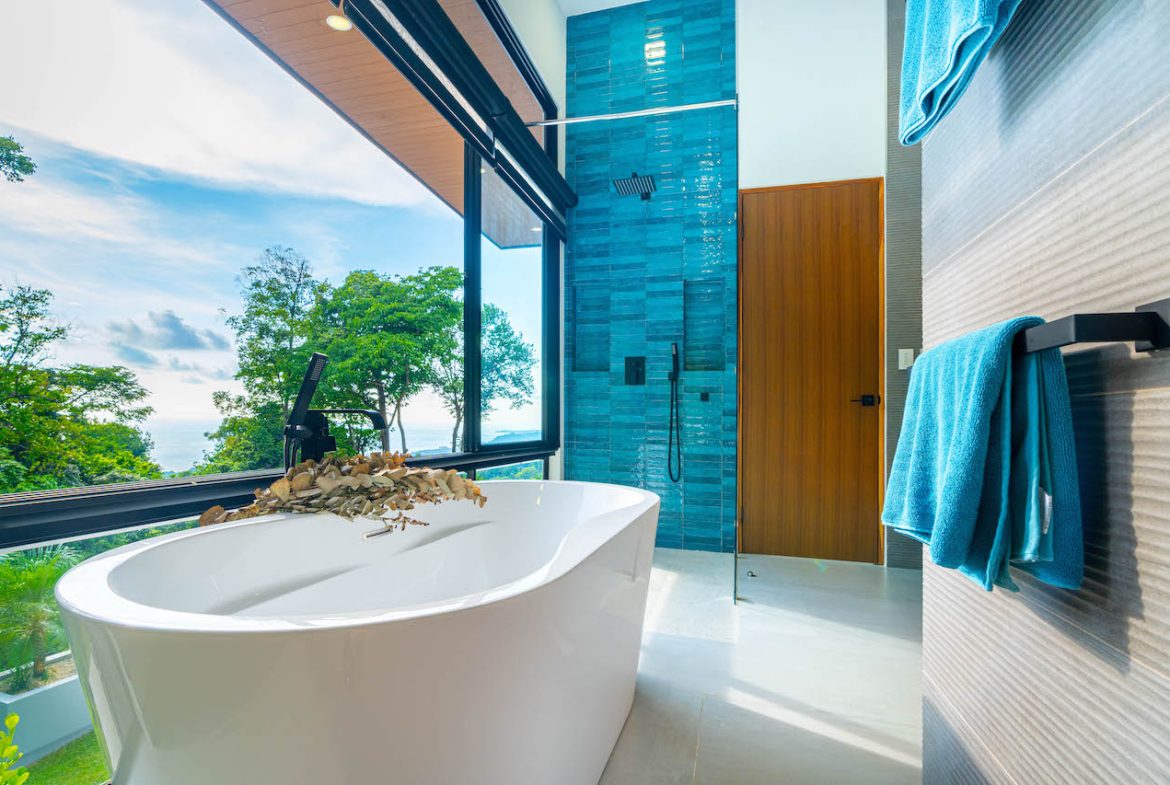 LUXURY 4 BEDROOM HOME WITH OCEAN AND MOUNTAIN VIEWS