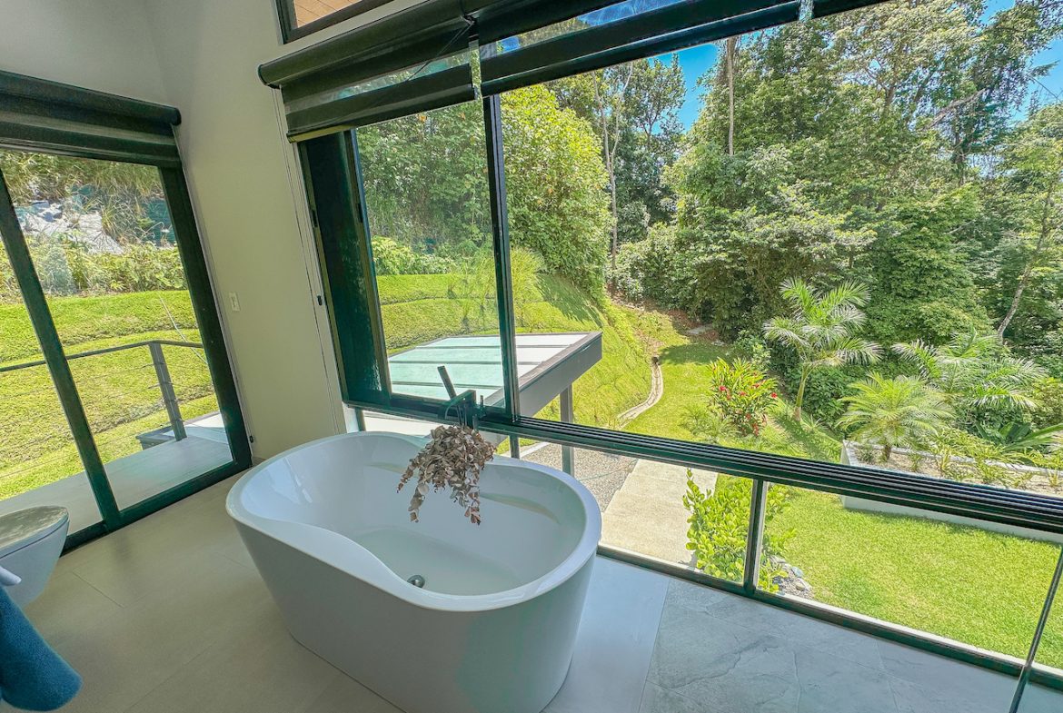 LUXURY 4 BEDROOM HOME WITH OCEAN AND MOUNTAIN VIEWS