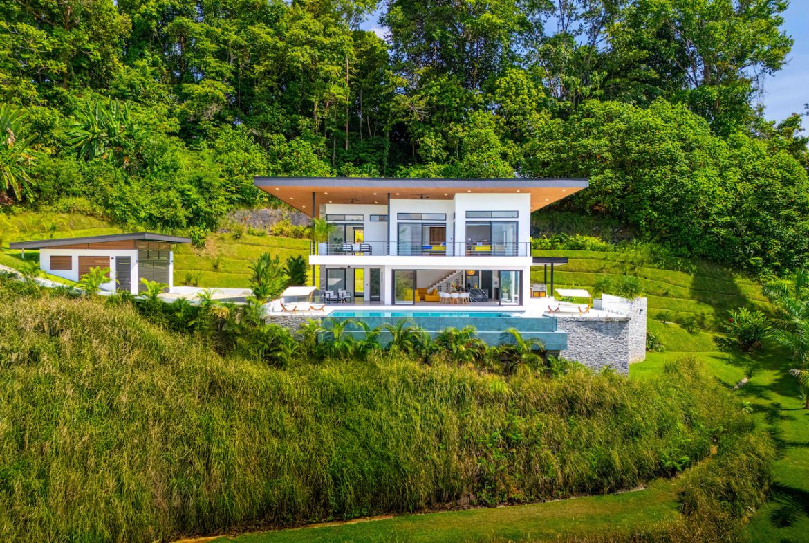 LUXURY 4 BEDROOM HOME WITH OCEAN AND MOUNTAIN VIEWS
