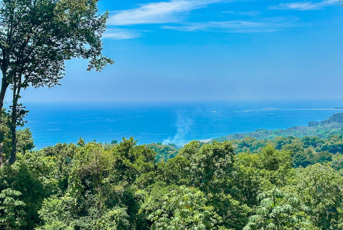 LUXURY 4 BEDROOM HOME WITH OCEAN AND MOUNTAIN VIEWS
