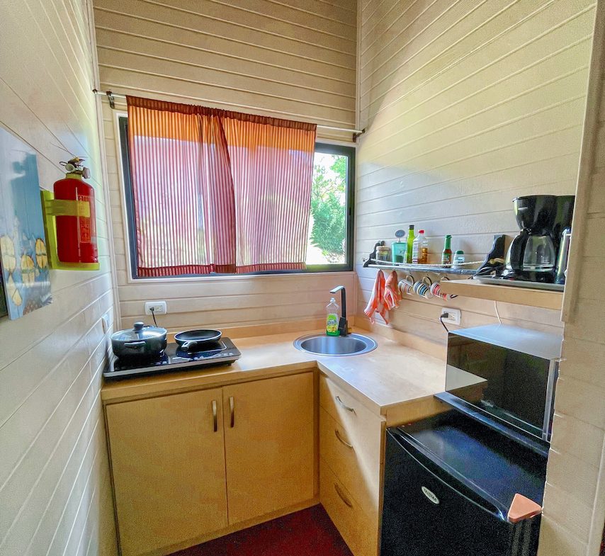 RENTAL VILLAS AND MAIN HOUSE WITH OCEAN AND MOUNTAIN VIEWS IN UVITA