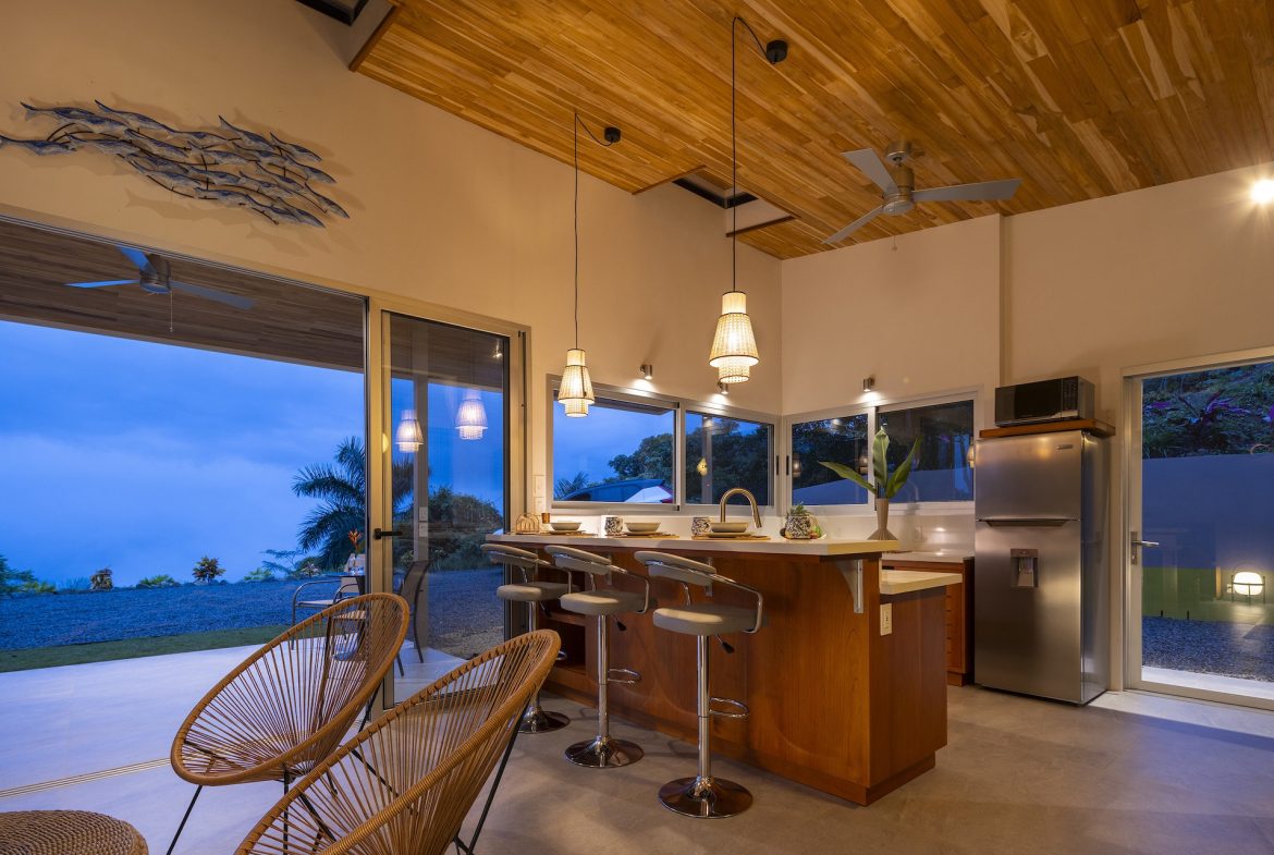 STUNNING MOUNTAIN HOME WITH OCEAN VIEWS IN GATED COMMUNITY – PRIVACY, LUXURY, AND EXPANSION POTENTIAL – 2 ACRES, Uvita, Costa Rica — photo 6