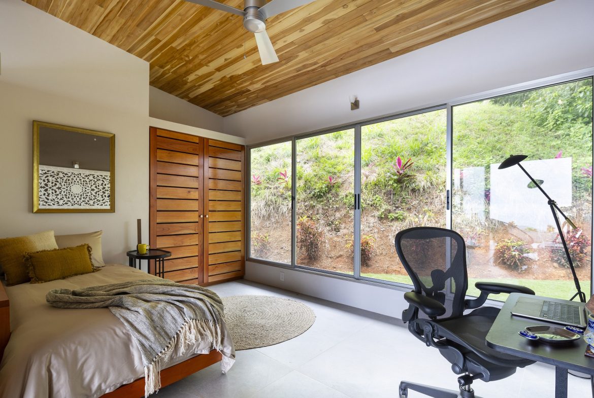 STUNNING MOUNTAIN HOME WITH OCEAN VIEWS IN GATED COMMUNITY – PRIVACY, LUXURY, AND EXPANSION POTENTIAL – 2 ACRES