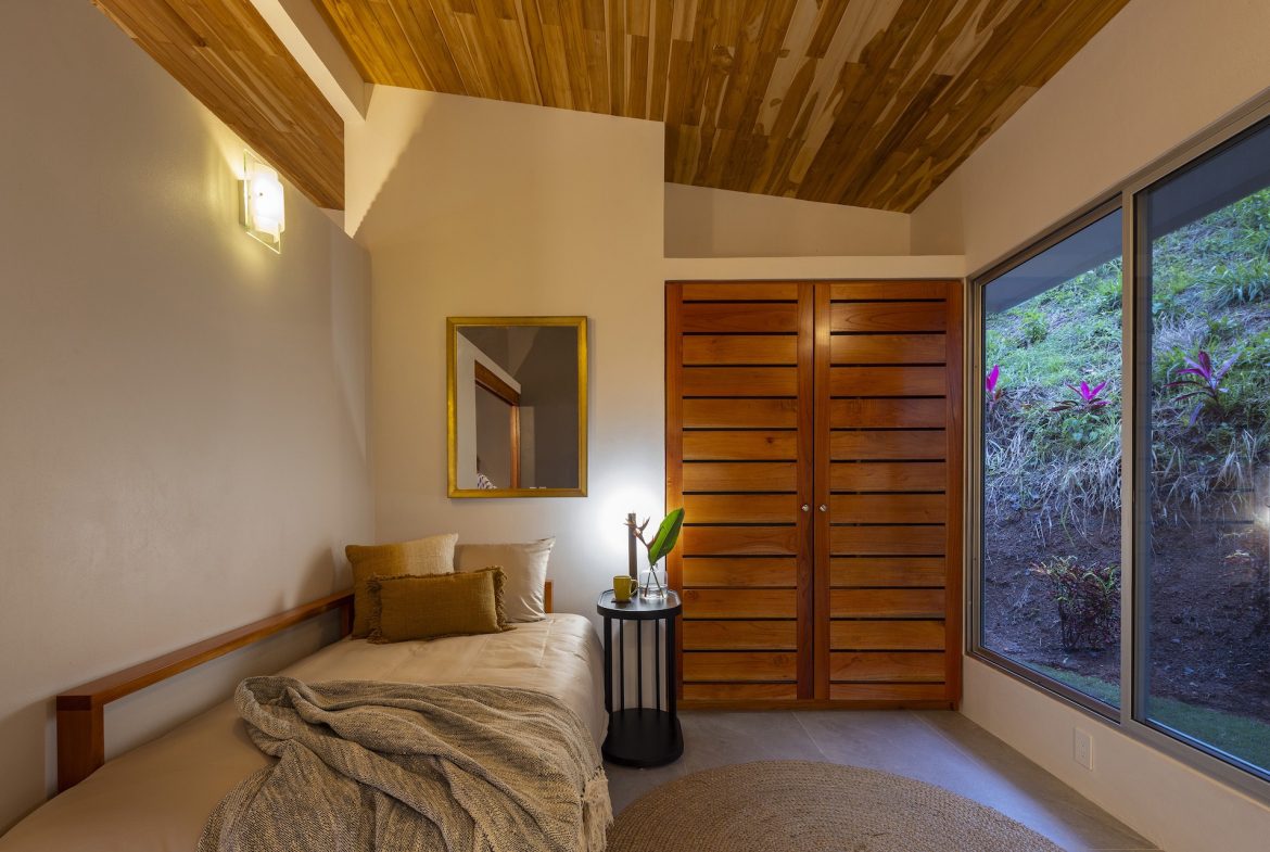 STUNNING MOUNTAIN HOME WITH OCEAN VIEWS IN GATED COMMUNITY – PRIVACY, LUXURY, AND EXPANSION POTENTIAL – 2 ACRES